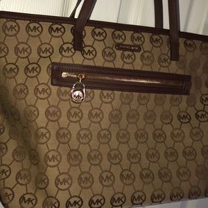 Micheal Kors Bag
